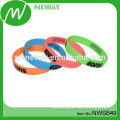 Promotional customized wholesale silicone rubber band bracelet maker